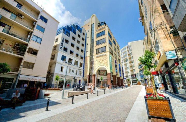 Luxury Apartment With Valletta And Harbour Views Sliema Esterno foto