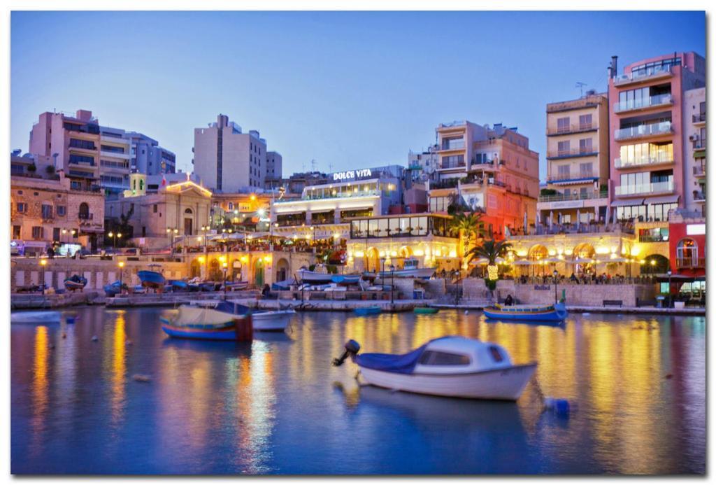 Luxury Apartment With Valletta And Harbour Views Sliema Esterno foto