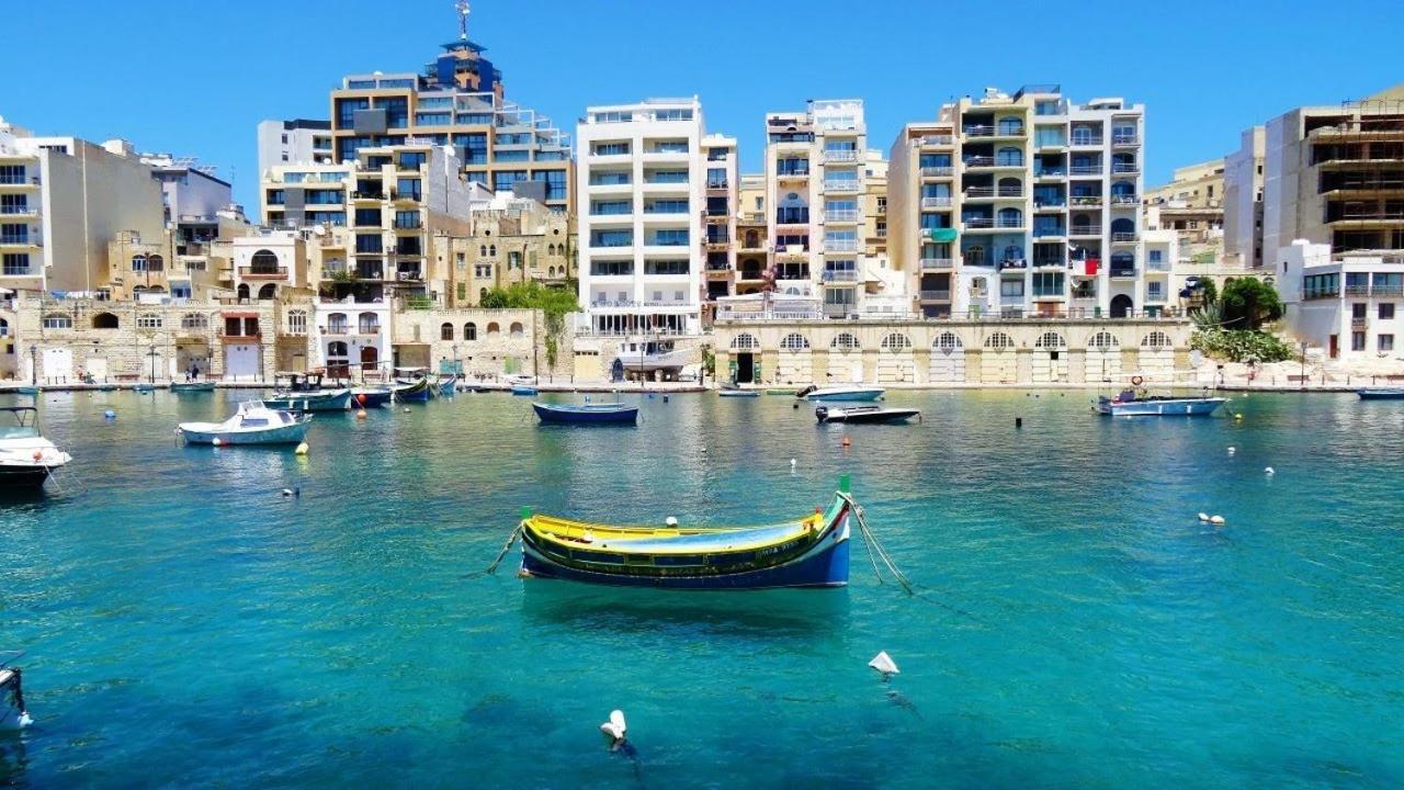 Luxury Apartment With Valletta And Harbour Views Sliema Esterno foto