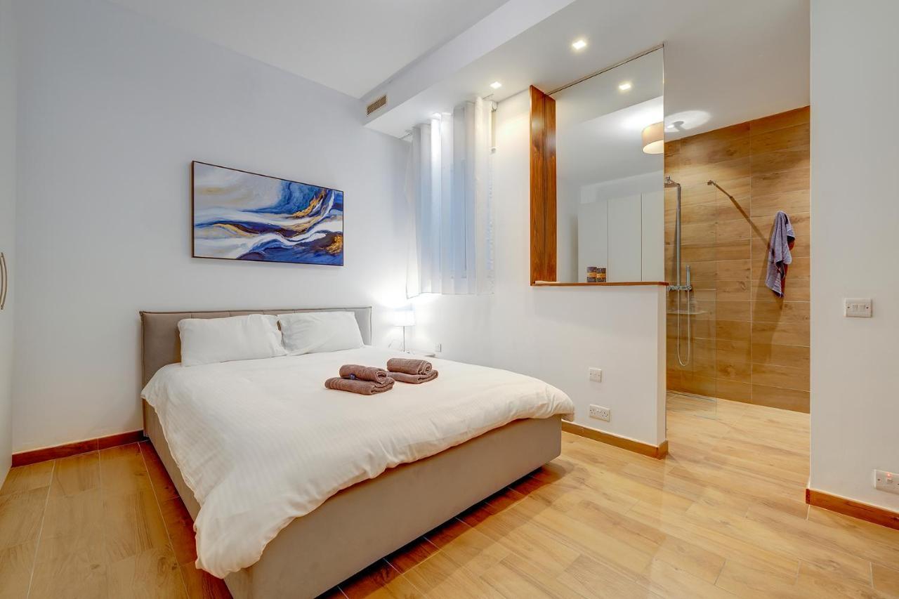Luxury Apartment With Valletta And Harbour Views Sliema Esterno foto