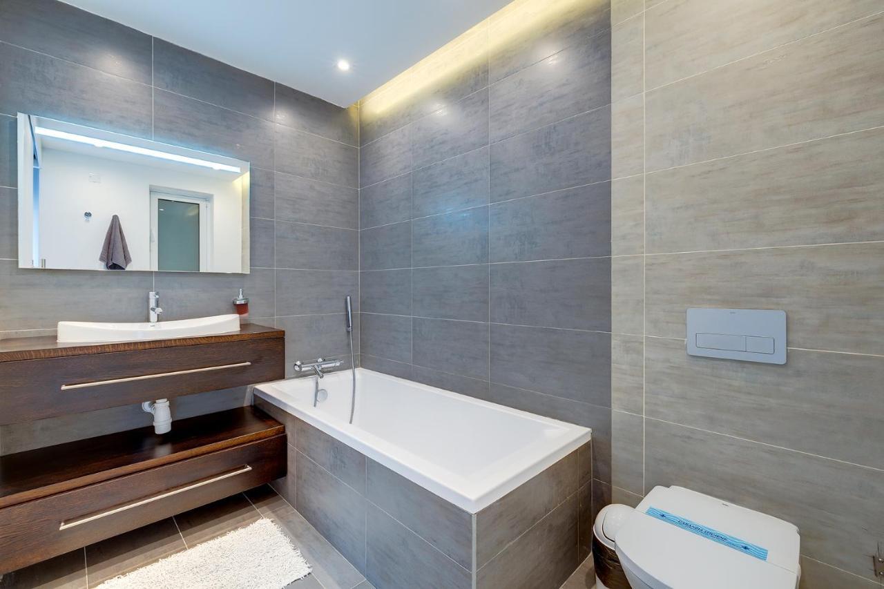 Luxury Apartment With Valletta And Harbour Views Sliema Esterno foto